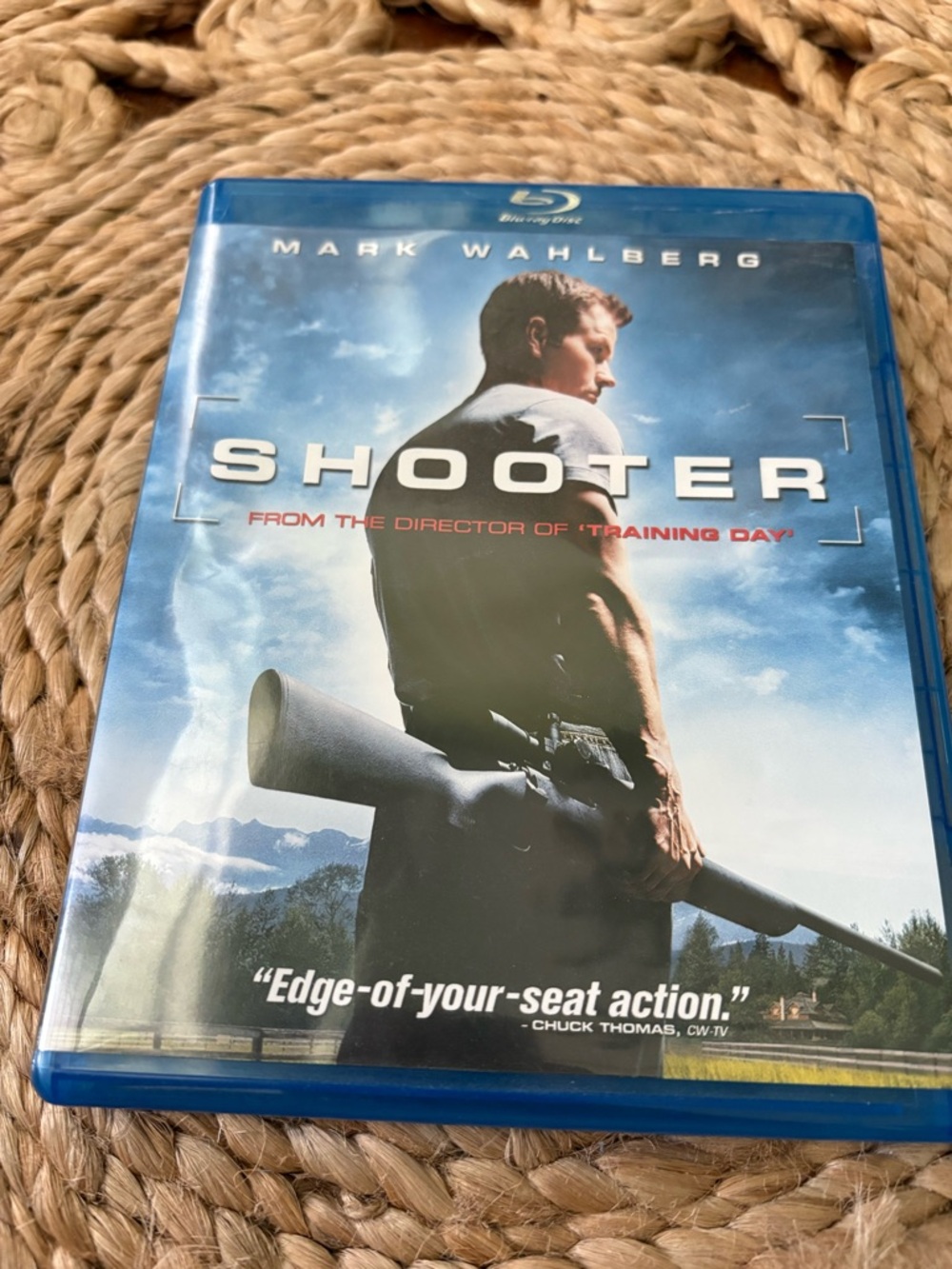 Shooter () - Mark Wahlberg - Blue